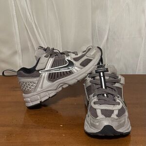 Nike Kids’ Vomero 5